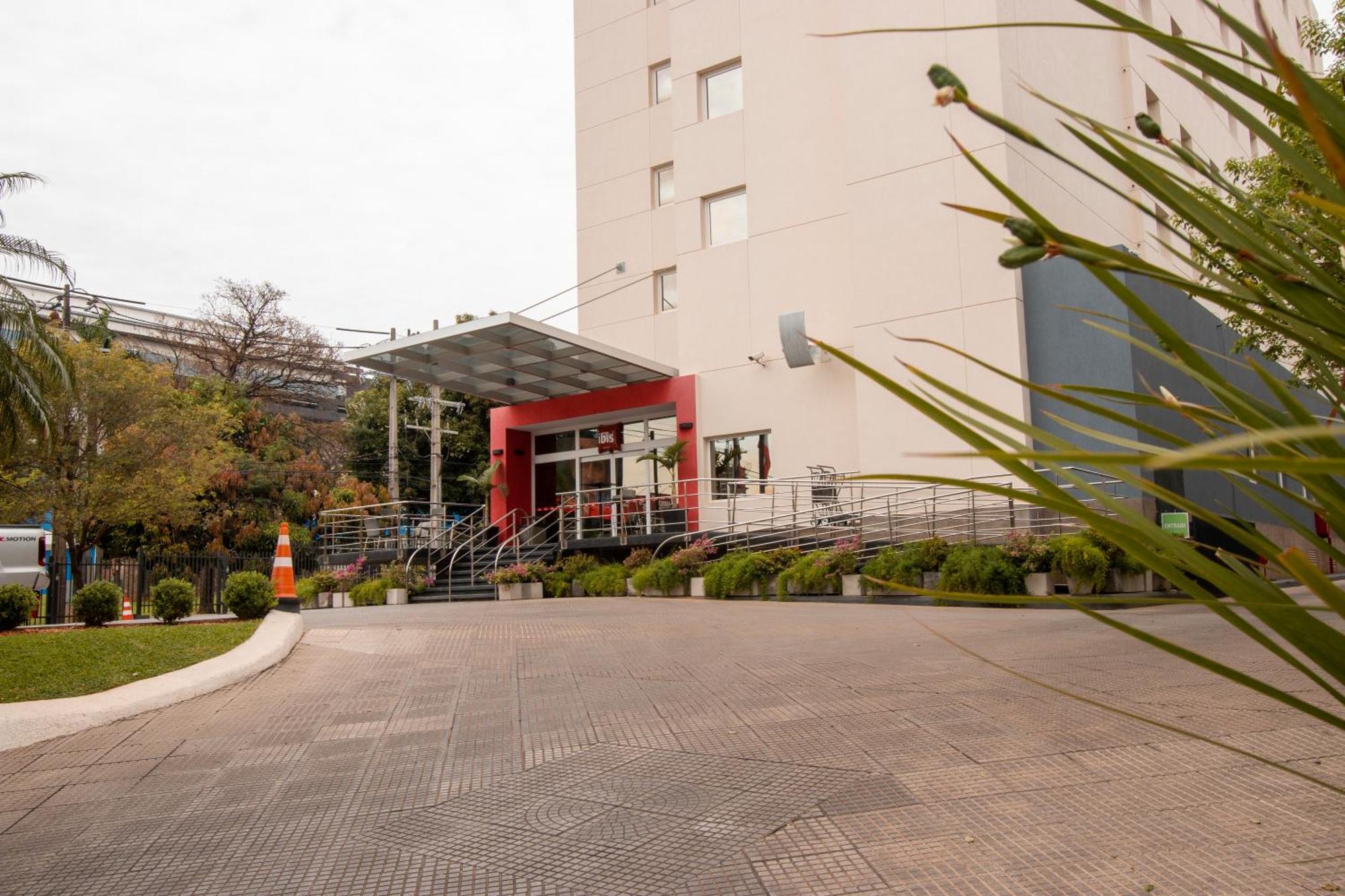 ibis Asuncion Hotel Exterior foto